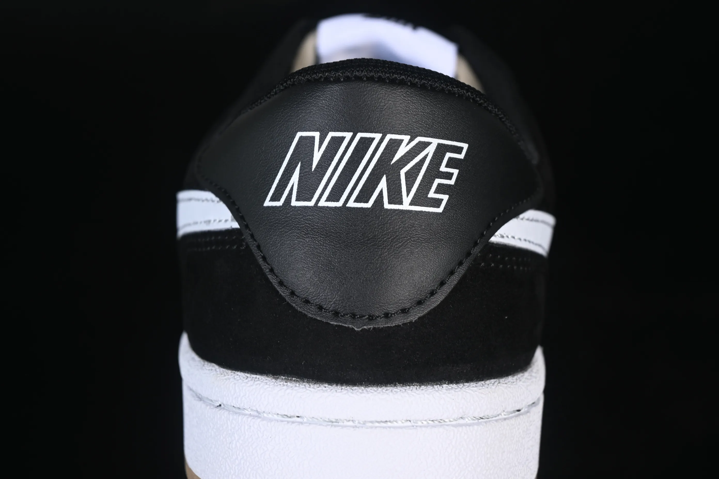 All categories Nk SB Dunk series Nike SB Fc Classic campus sneakers Nike SB Fc Classic Nike autumn and winter campus casual sneakers CJ9961-001